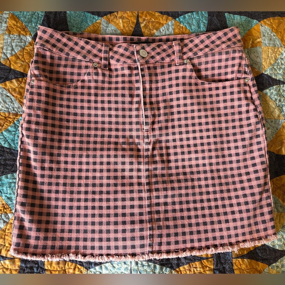 Women's Forevee 21 Pink and Black Gingham Mini Skirt Size M